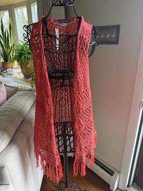 Accessorize Coral Open-Knit Fringe Kimono Vest